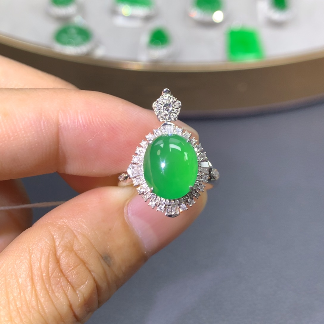 翡翠戒指18K金镶嵌翡翠