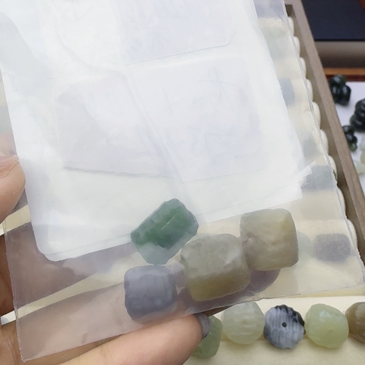 ╰***姐和田玉（糖玉）未镶嵌车挂