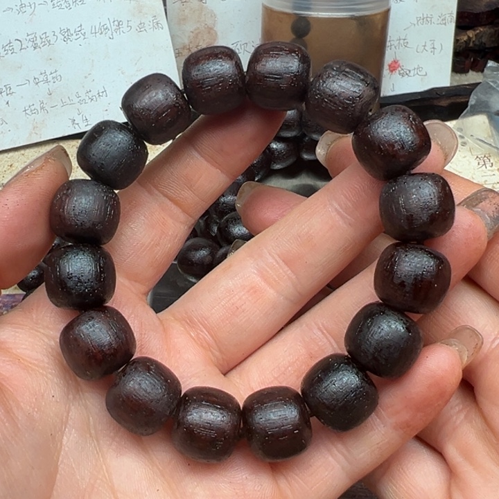 藤类降真香1314老型红黑油结晶