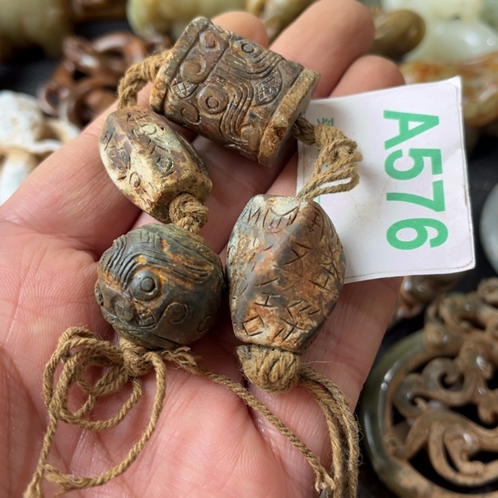 和田玉颈饰未镶嵌