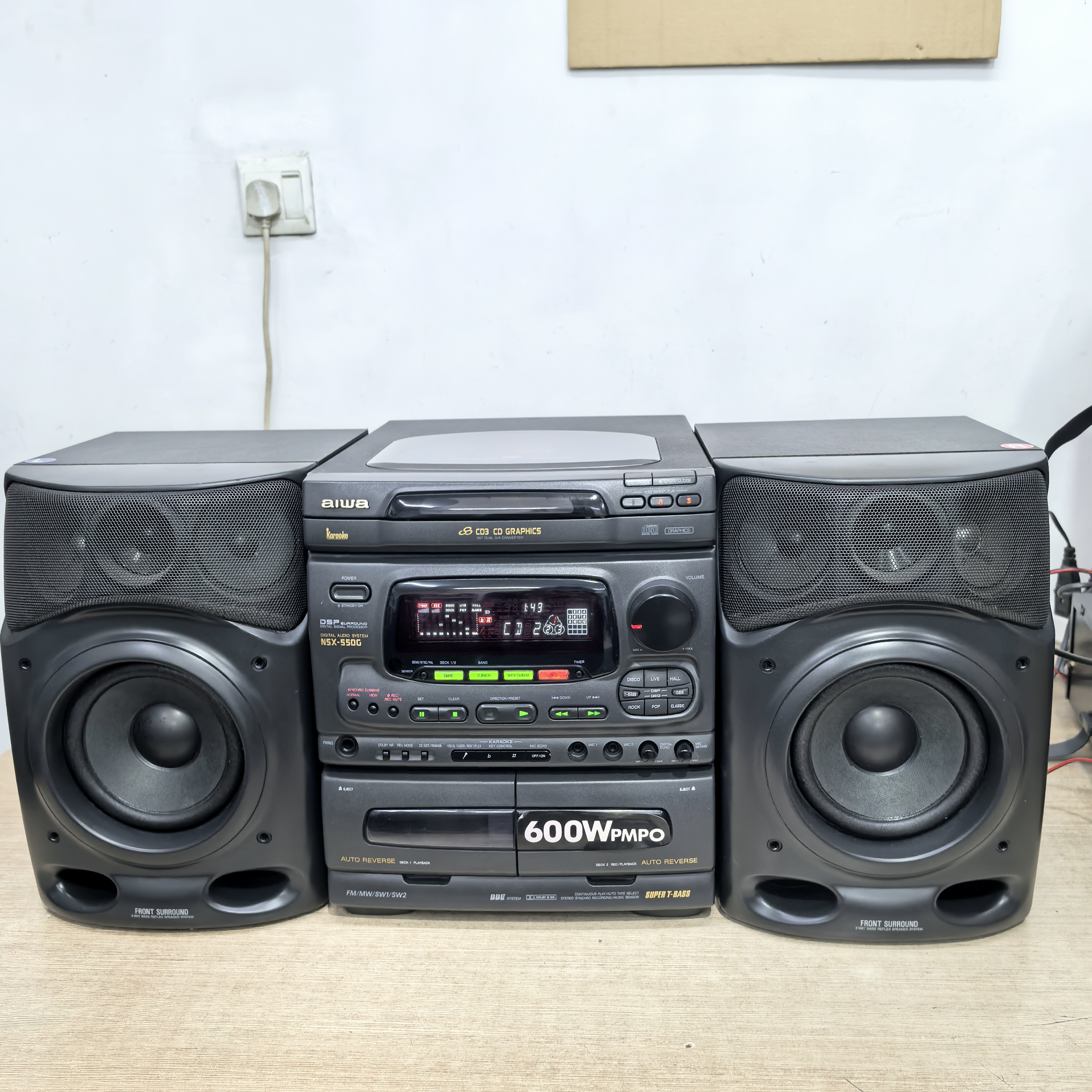 8新  AH音响，CD磁带正常使用，邮费自理