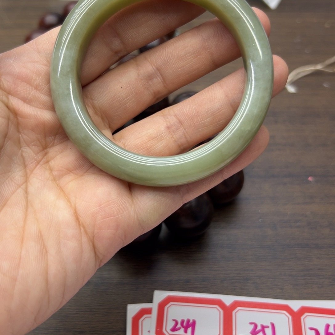 和田玉未镶嵌手镯54.4圈围232