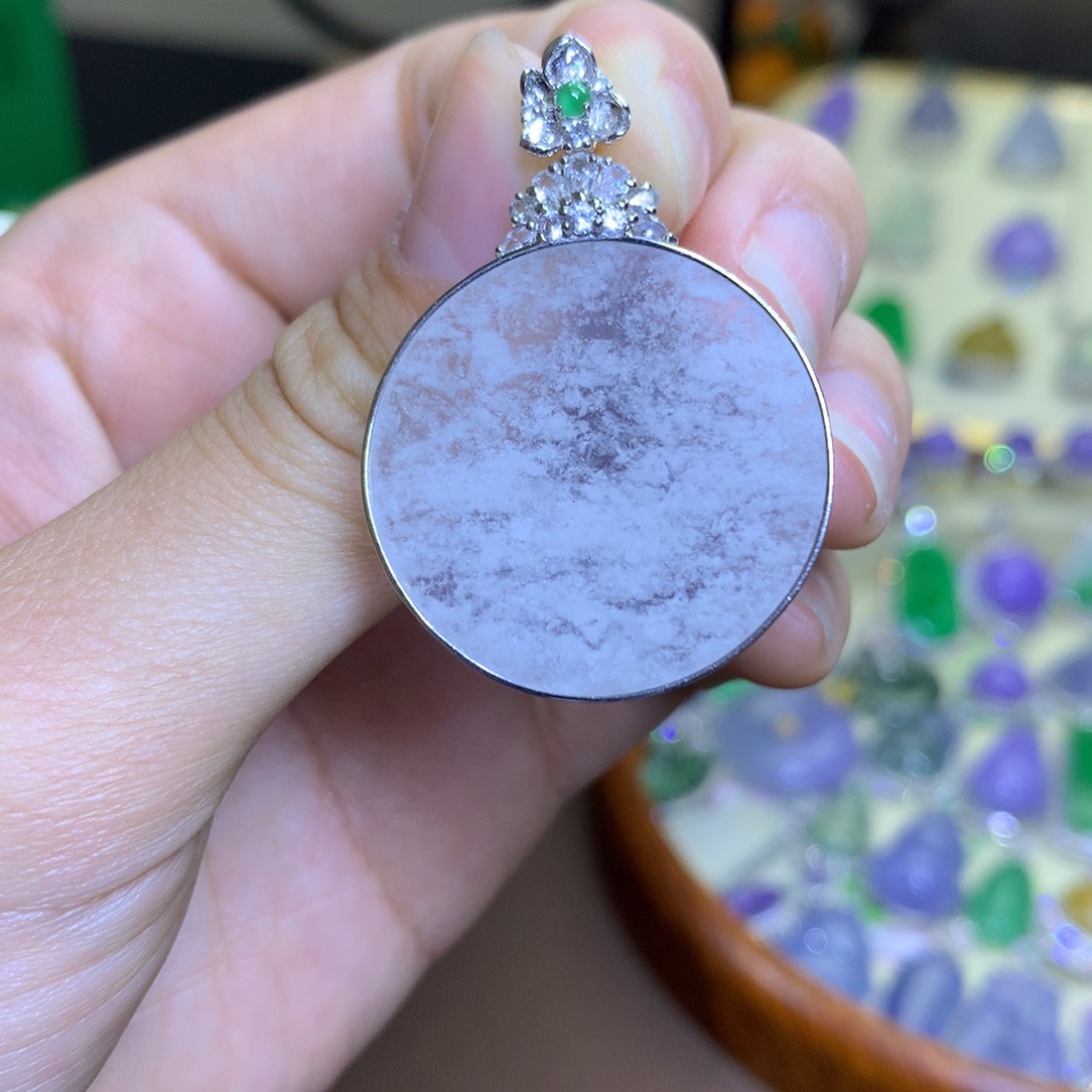 翡翠颈饰18K金镶嵌翡翠