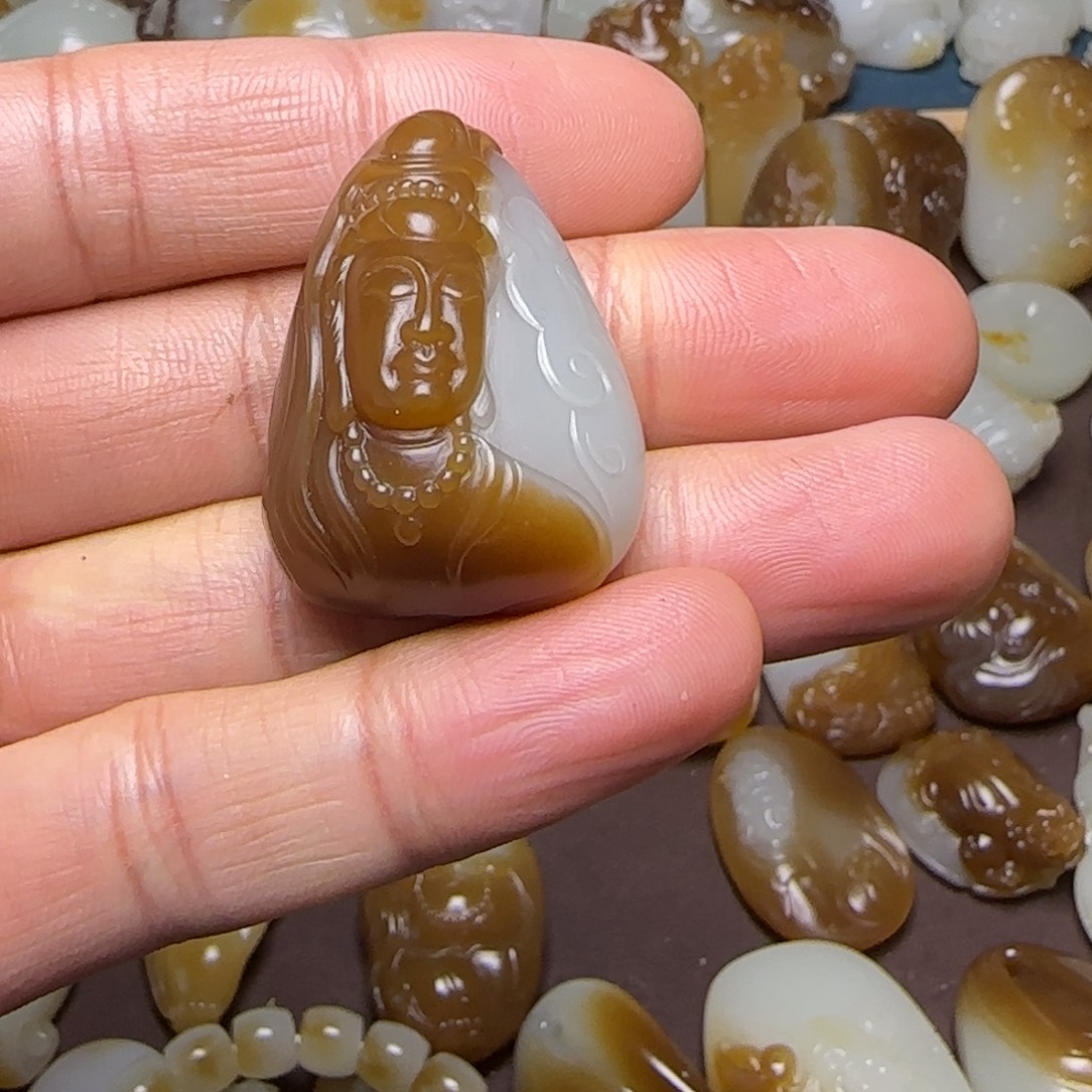 和田玉（糖玉）未镶嵌颈饰