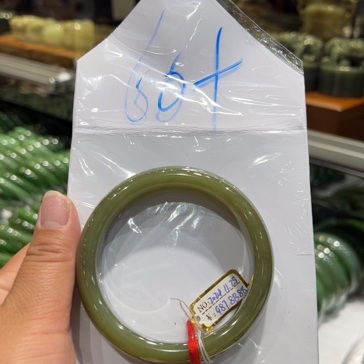 和田玉手镯未镶嵌燕***聊