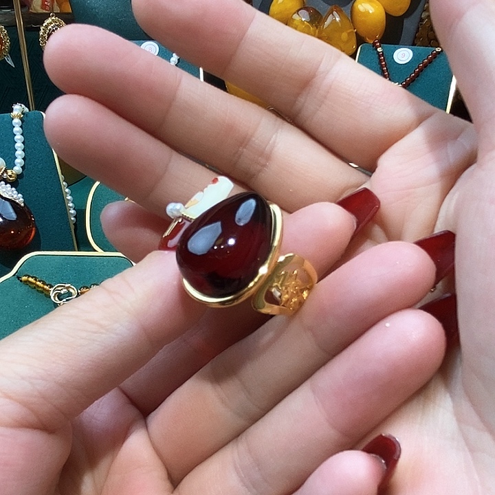 血珀戒指银S925镀金镶嵌海****司