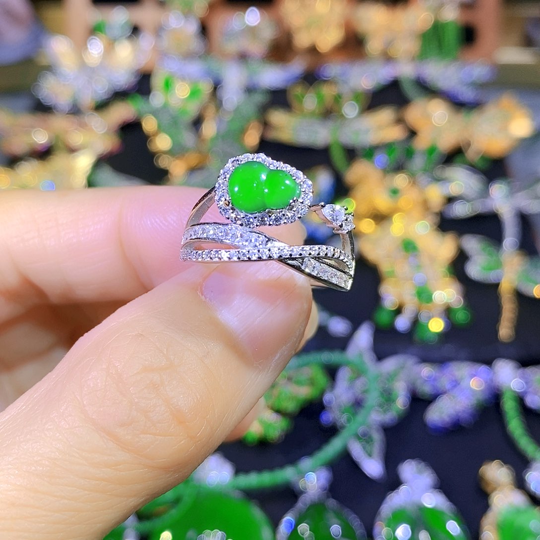 颈饰银S925镶嵌翡翠