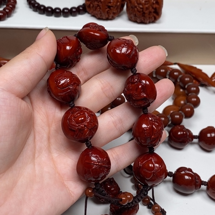 大***力橄榄核雕刻工艺的发展