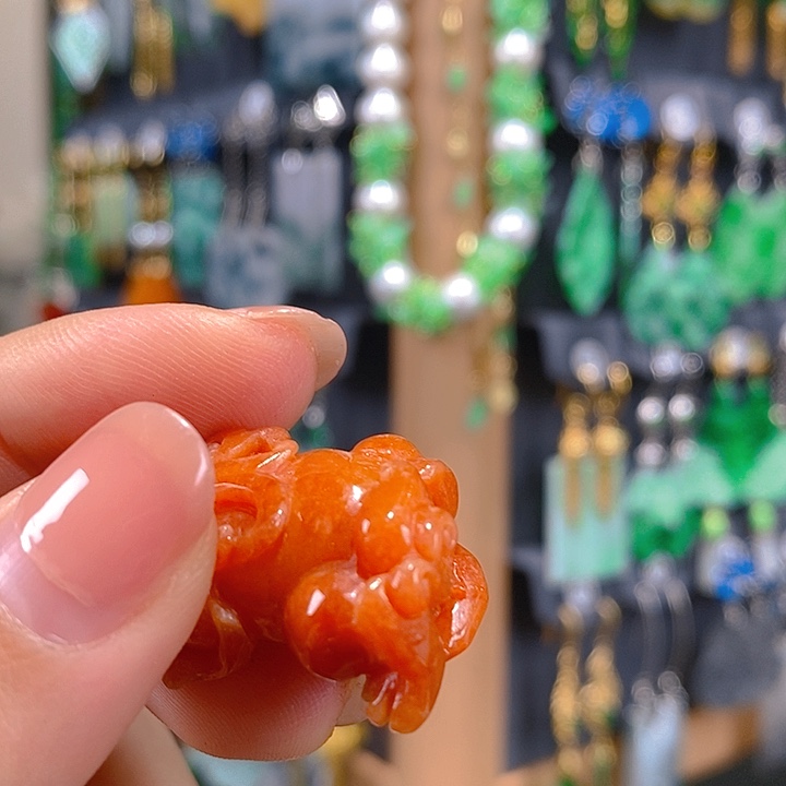 夏***荷翡翠未镶嵌耳饰翡翠