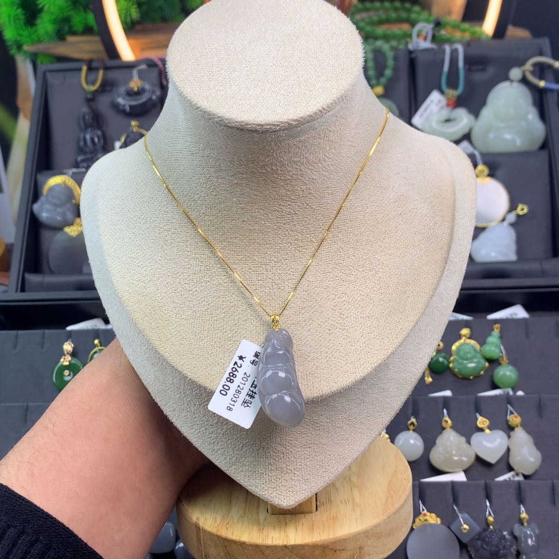 和田玉吊坠18K金镶嵌