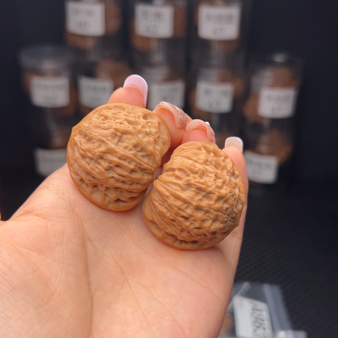 C***星文玩核桃吊坠铁锤