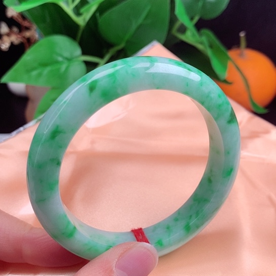 翡翠手镯未镶嵌   正圈57 白底青