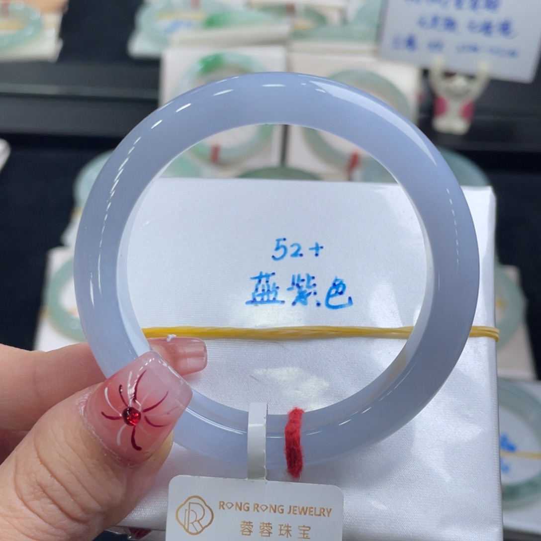 翡翠手镯未镶嵌翡翠手镯