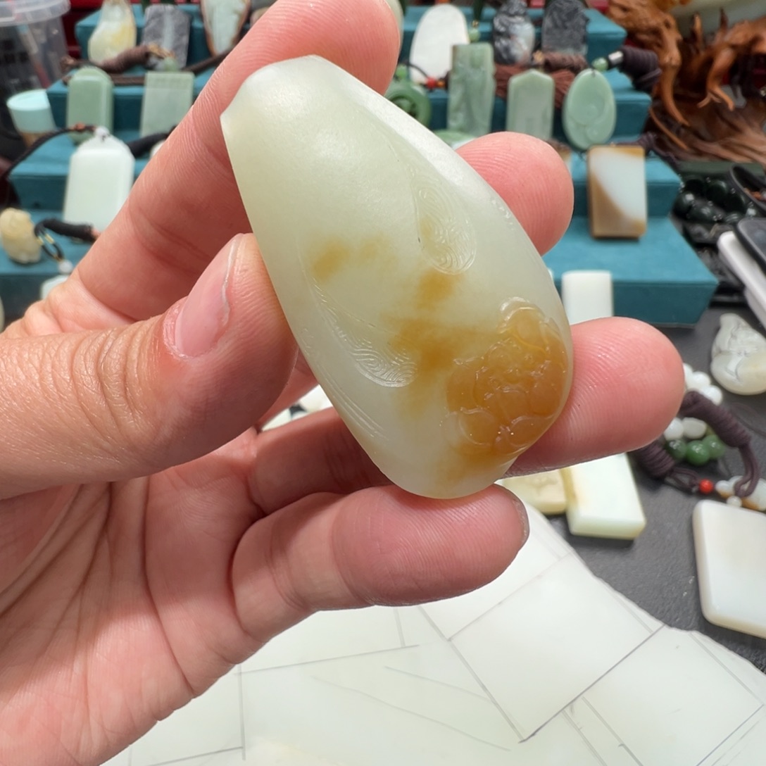 和田玉颈饰未镶嵌