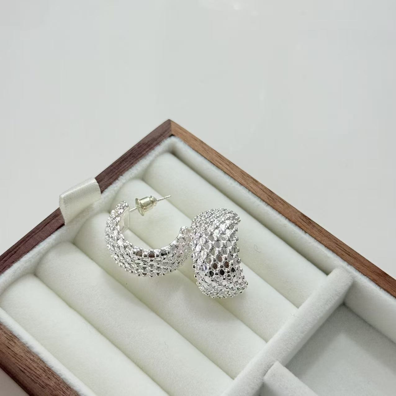 铜合金耳饰 女日韩银色编织耳环耳饰简约素款气质法式E2107