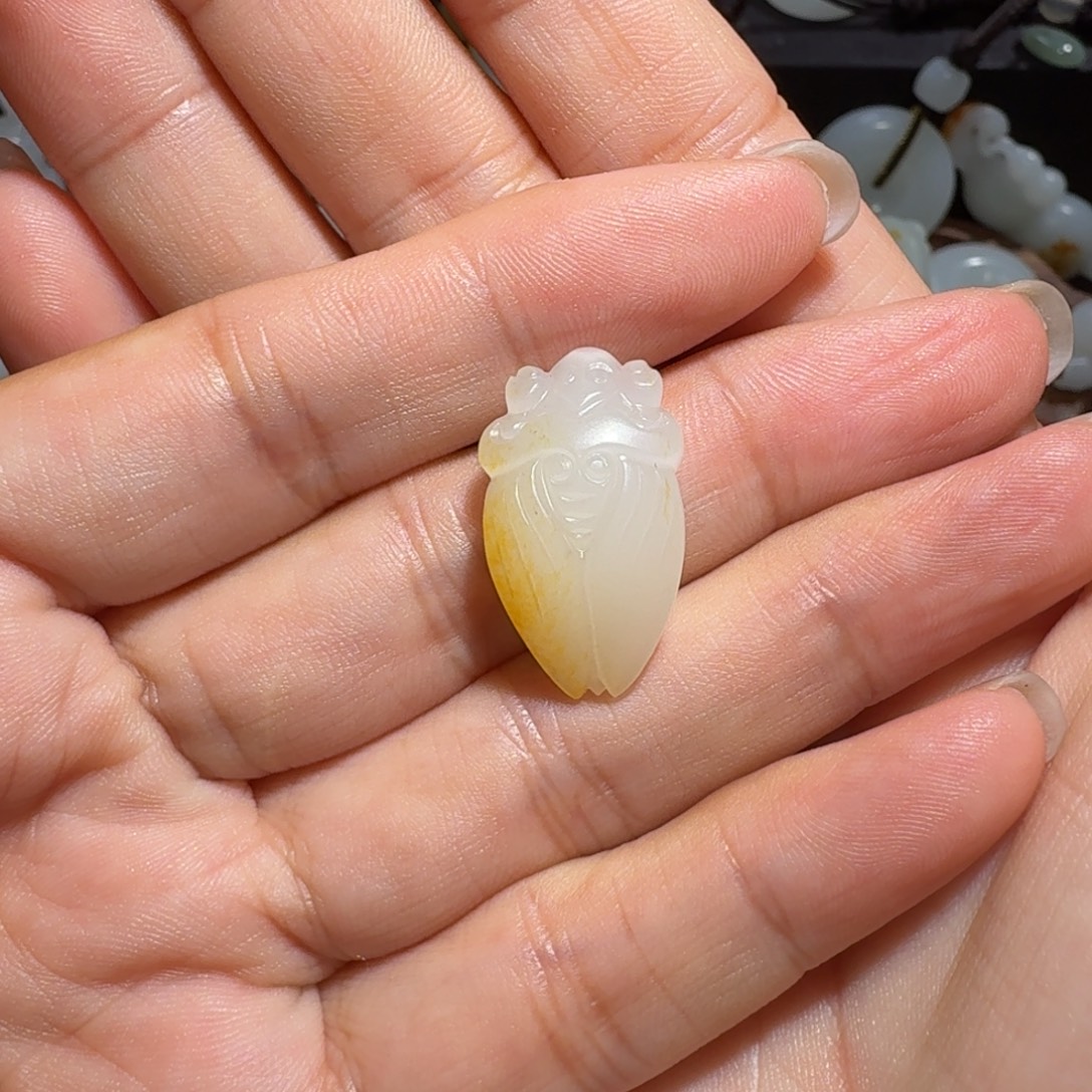 石***转和田玉未镶嵌颈饰