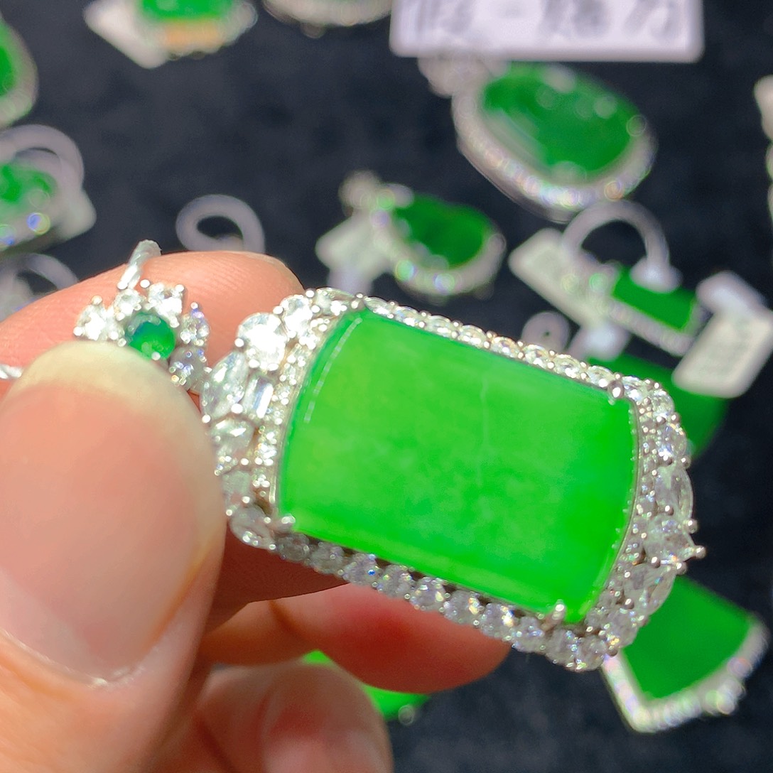 颈饰银S925镶嵌翡翠