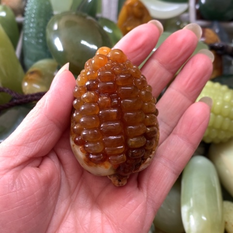 天***淡蛇纹石玉未镶嵌手把件