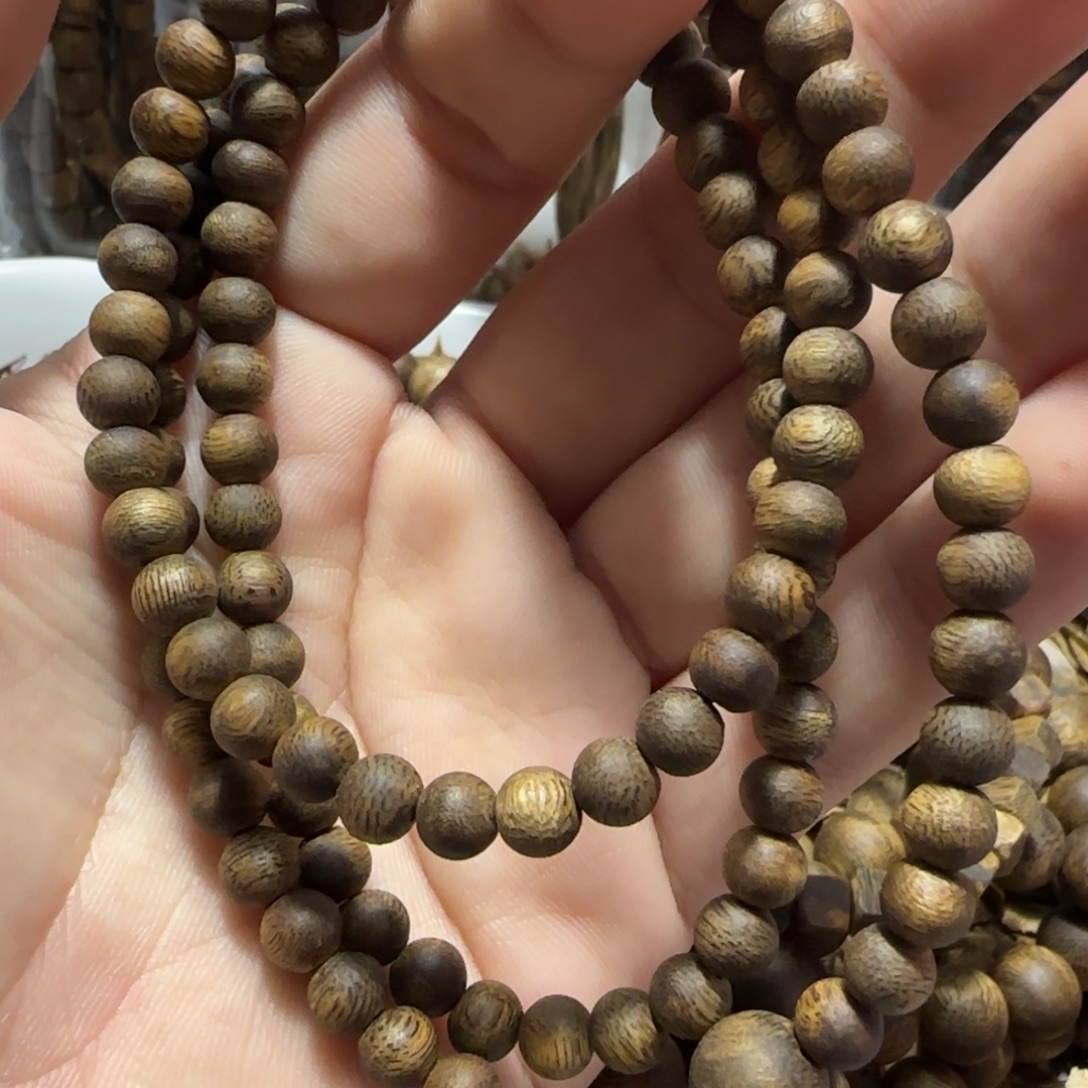 沉香碎屑沉香莺歌绿奇楠06多圈10克➕