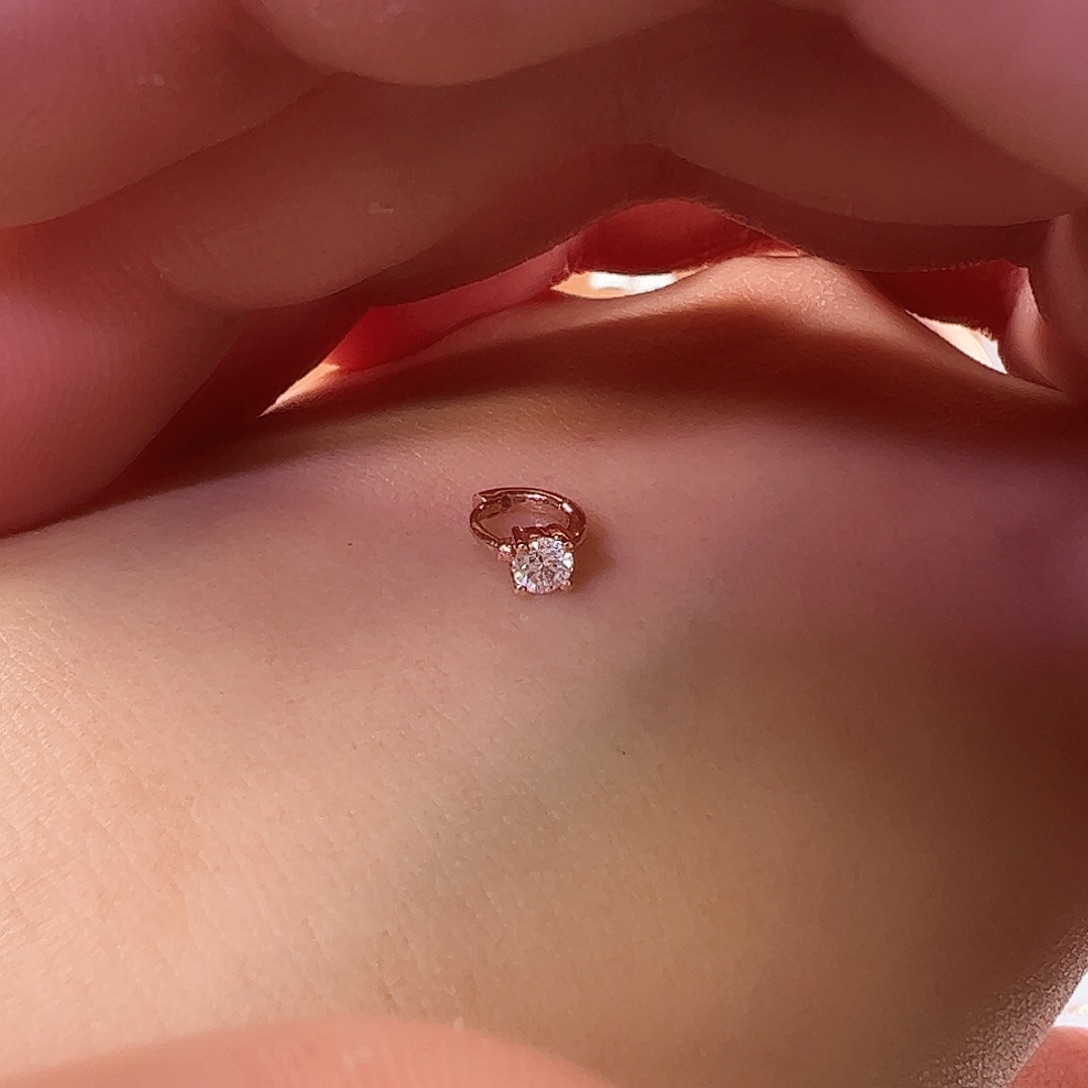 钻石耳饰18K金镶嵌单只4.2mm单钻玫瑰金耳皮扣