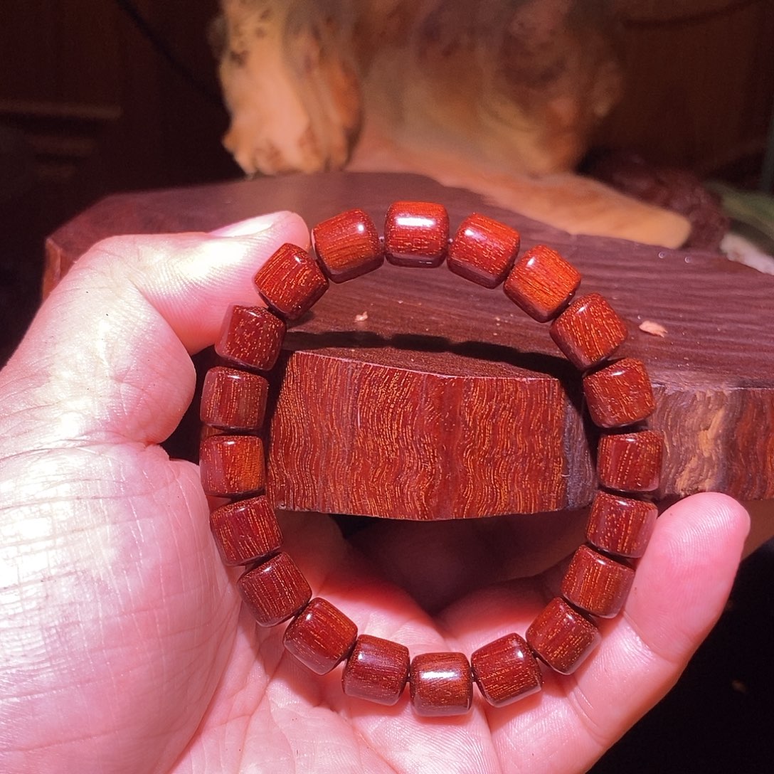 木毕业级别，印尼金星紫檀1.0直切超爆满真金星老料