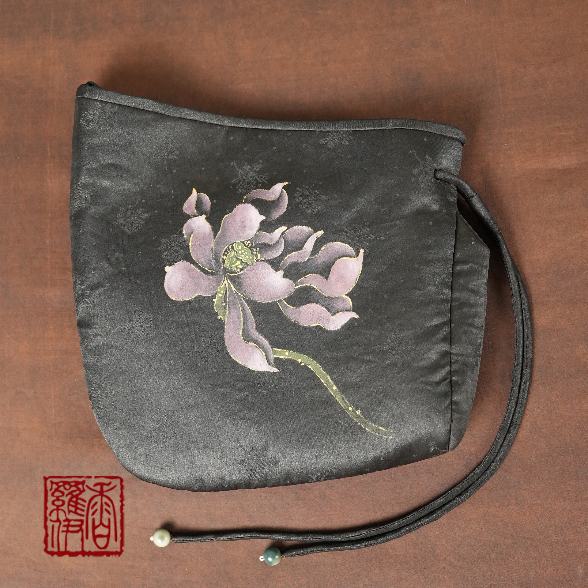 传统中式手绘花卉刀包