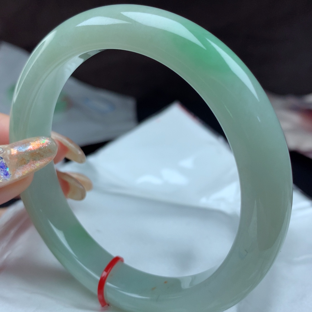 翡翠手镯未镶嵌432902，64圈