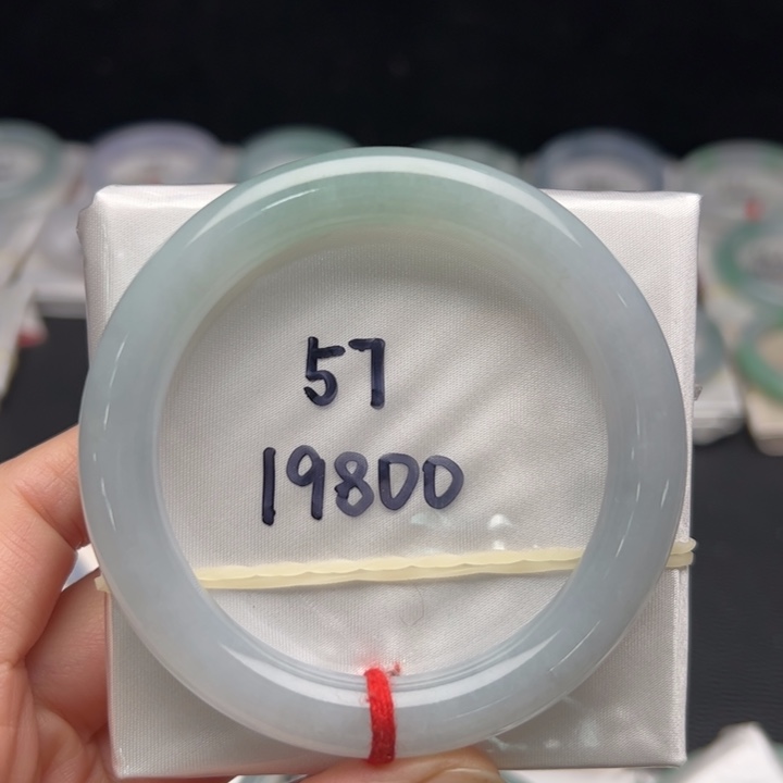 翡翠未镶嵌手镯（圆镯）