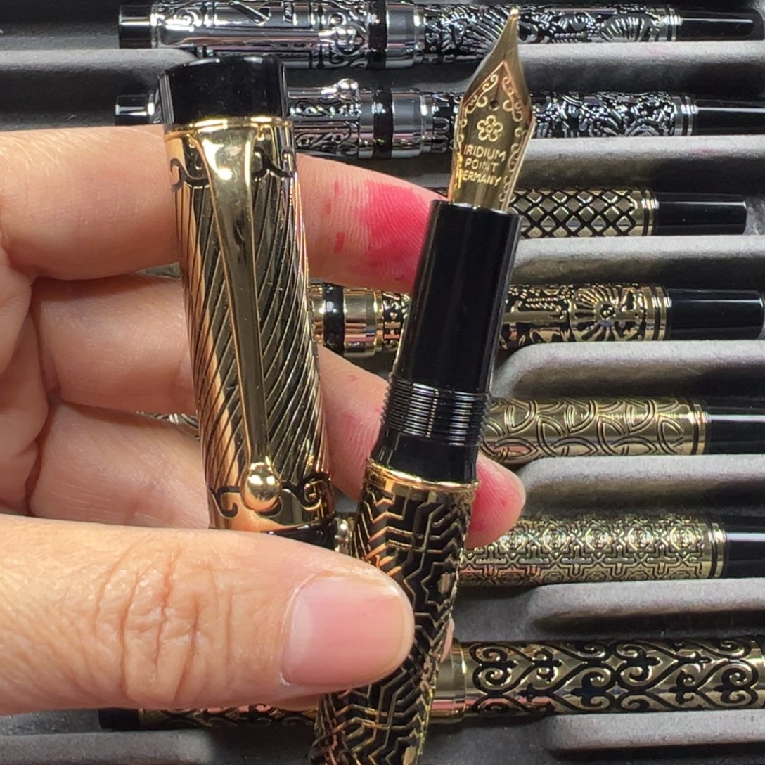 用***8便携式富利文2085祥云加万花筒浮雕