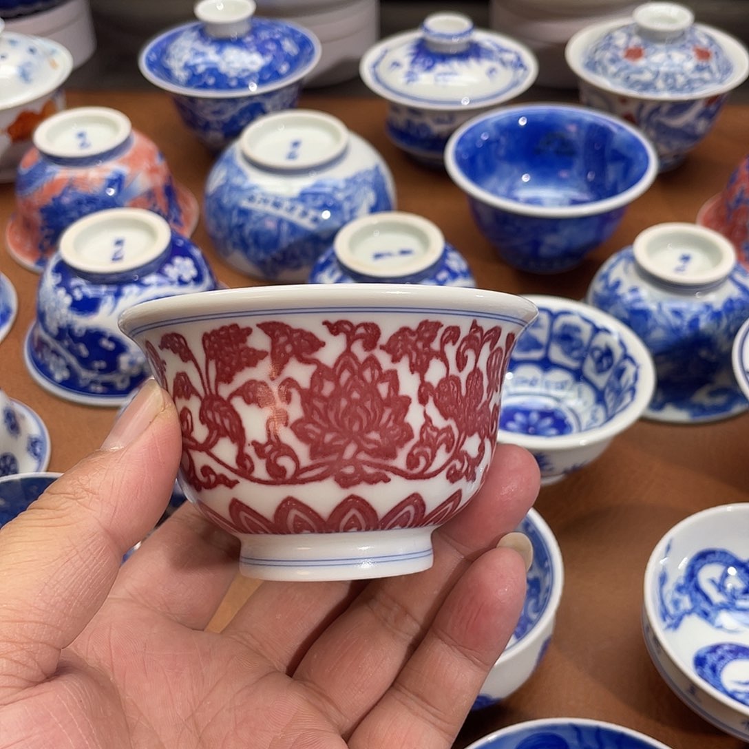 釉里红缠枝莲压手杯