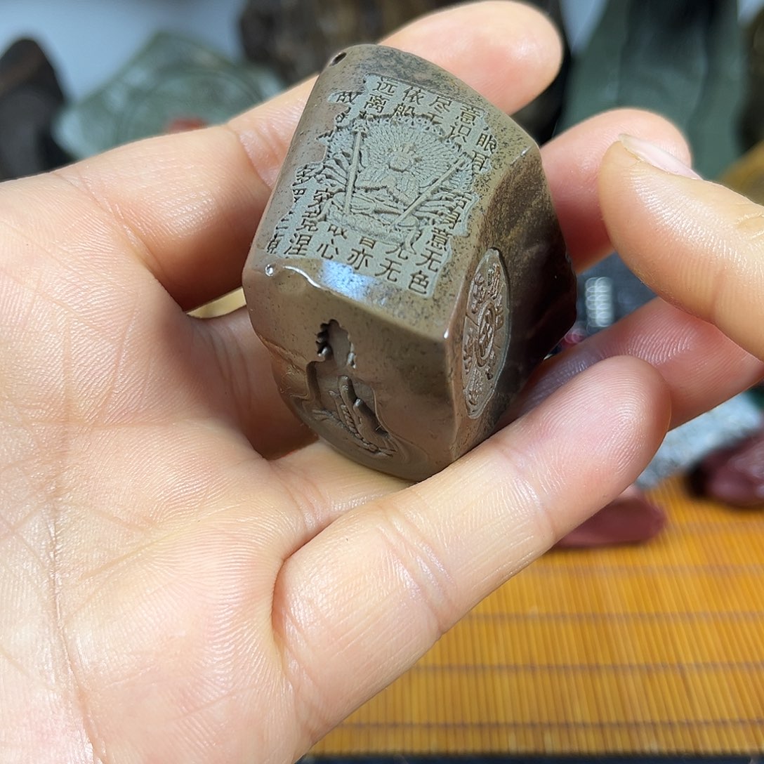 新疆戈壁石原石雕刻13