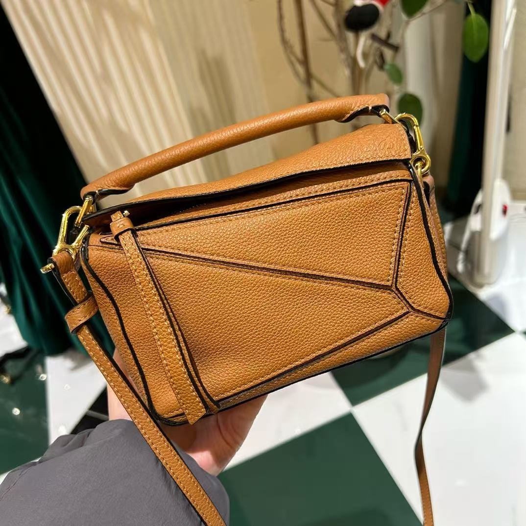 95新 LOEWE/罗意威 金棕金扣mini puzzle几何包