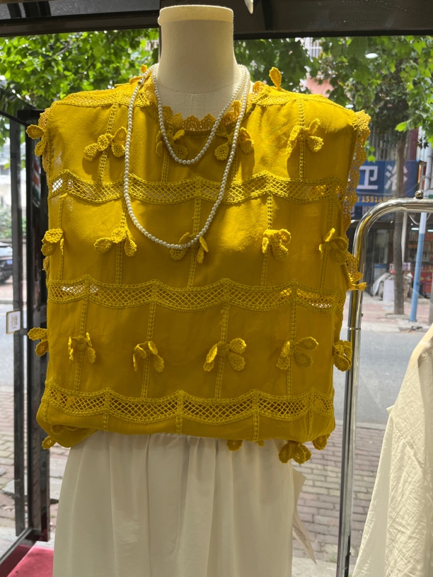 夏季新款圆领镂空花边立体花朵无袖背心衬衫女宽松上衣