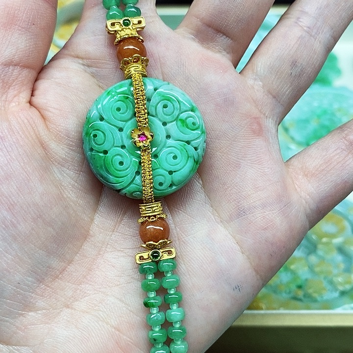 翡翠手链未镶嵌翡翠手链