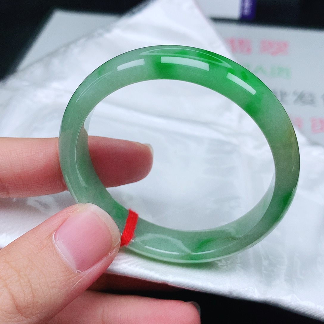 未镶嵌手镯翡翠天然翡翠手镯