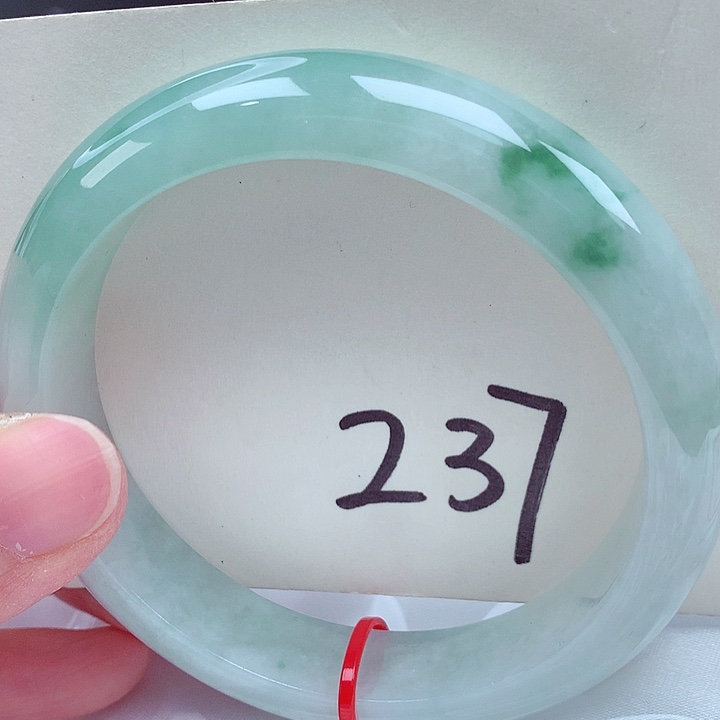 翡翠未镶嵌手镯翡翠