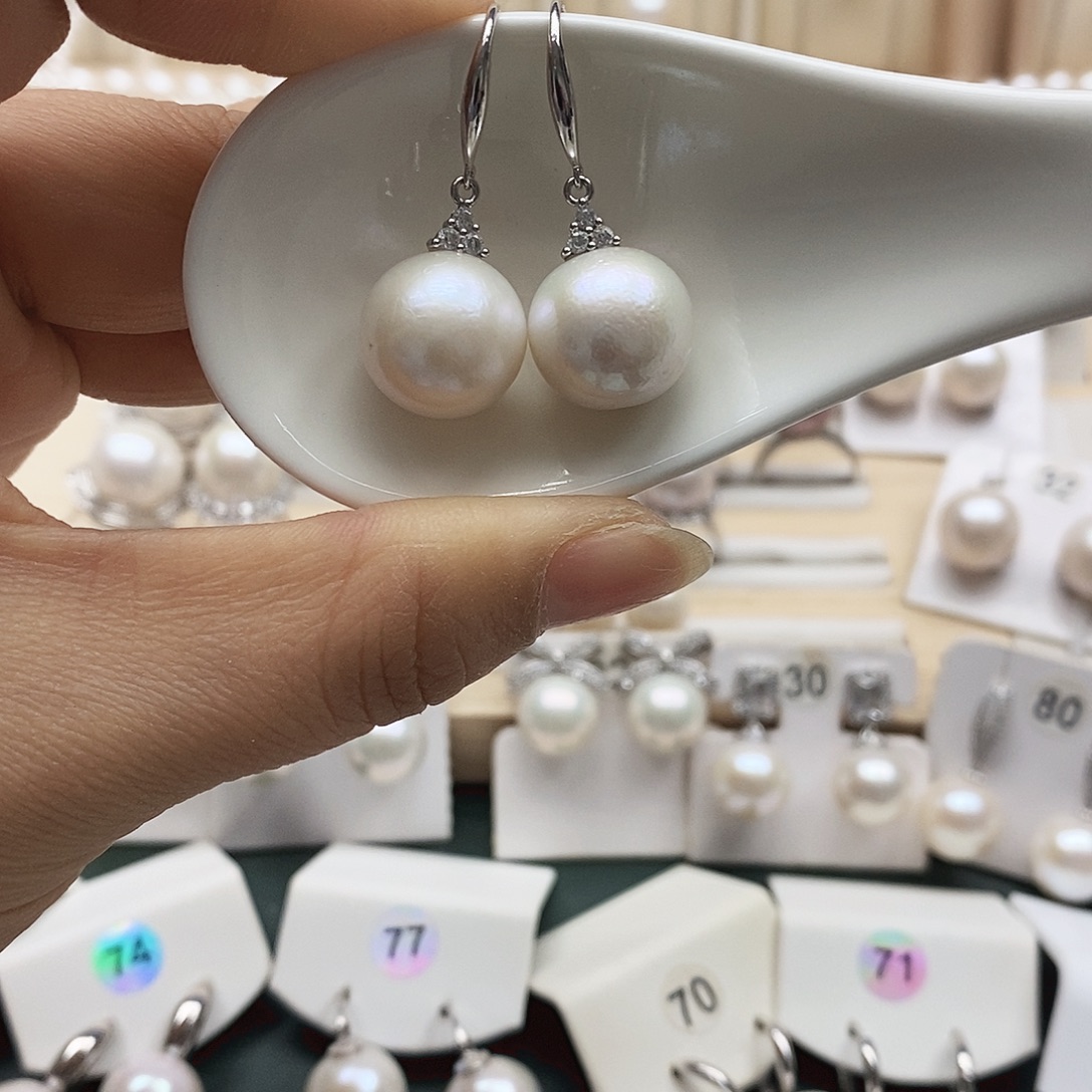 银S925镶嵌淡水珍珠颈饰