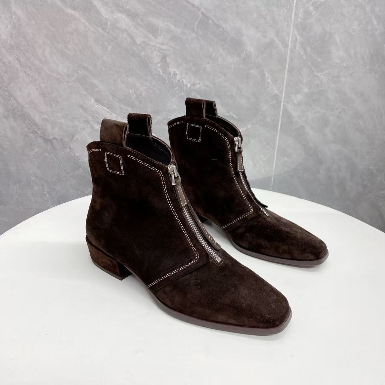 C9728 棕色  时尚秋冬前拉链2025新款女真皮时装短靴 