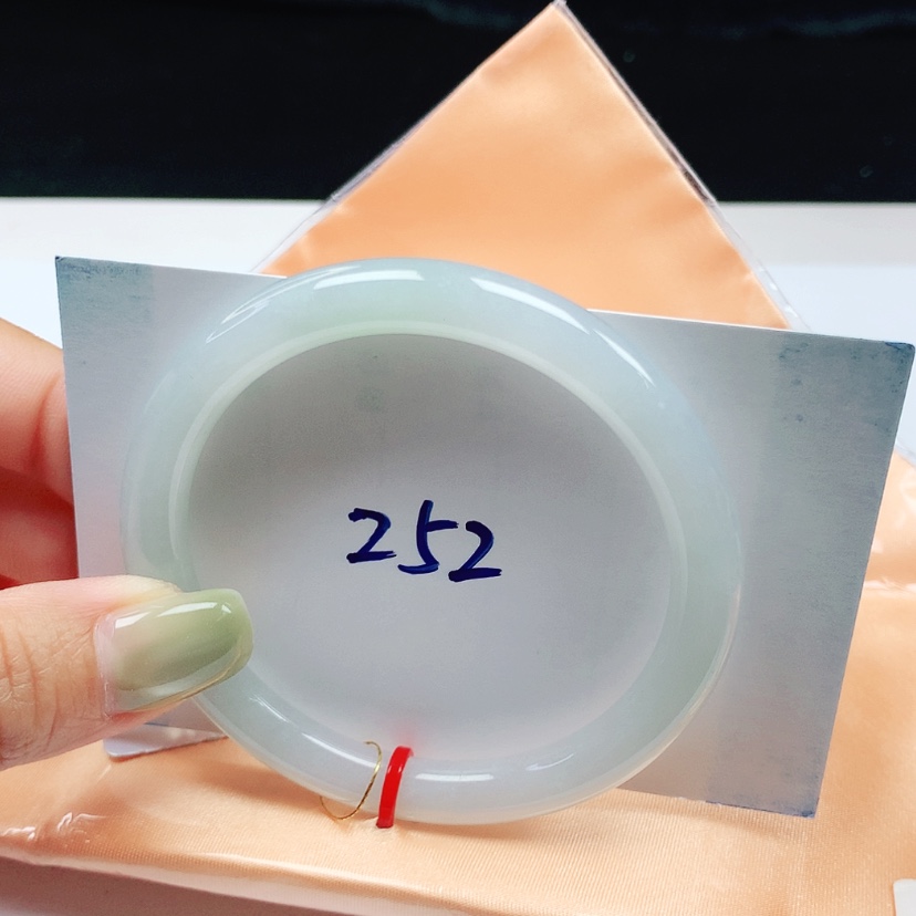 【闪购商品】翡翠未镶嵌手镯 圆条54+