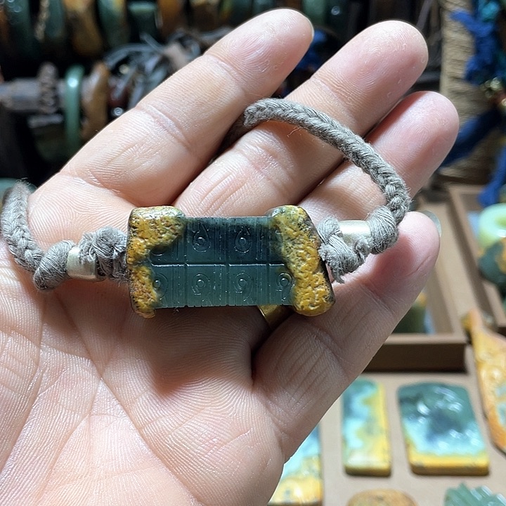 岫岩河磨玉（透闪石质玉）挂件未镶嵌潮*