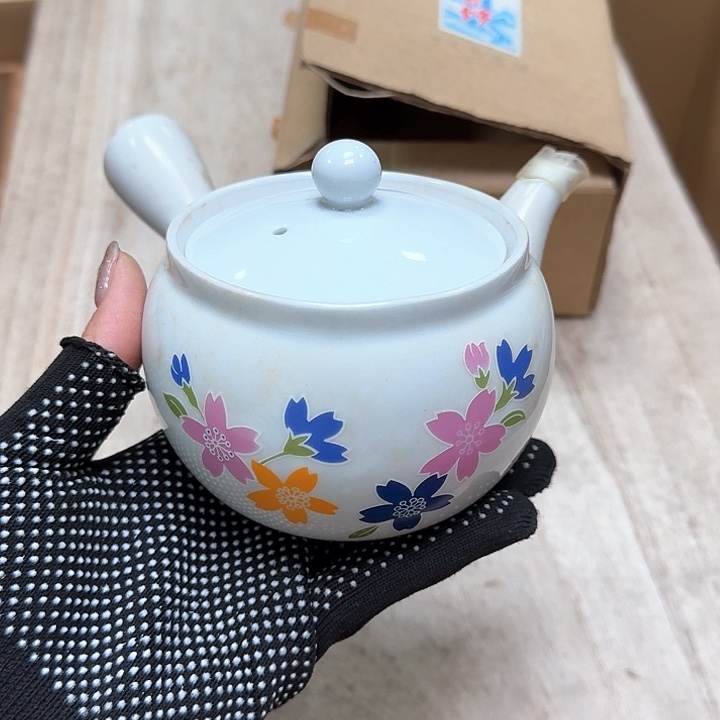 瓷片噗哈哈哈哈哈哈哈哈哈哈哈