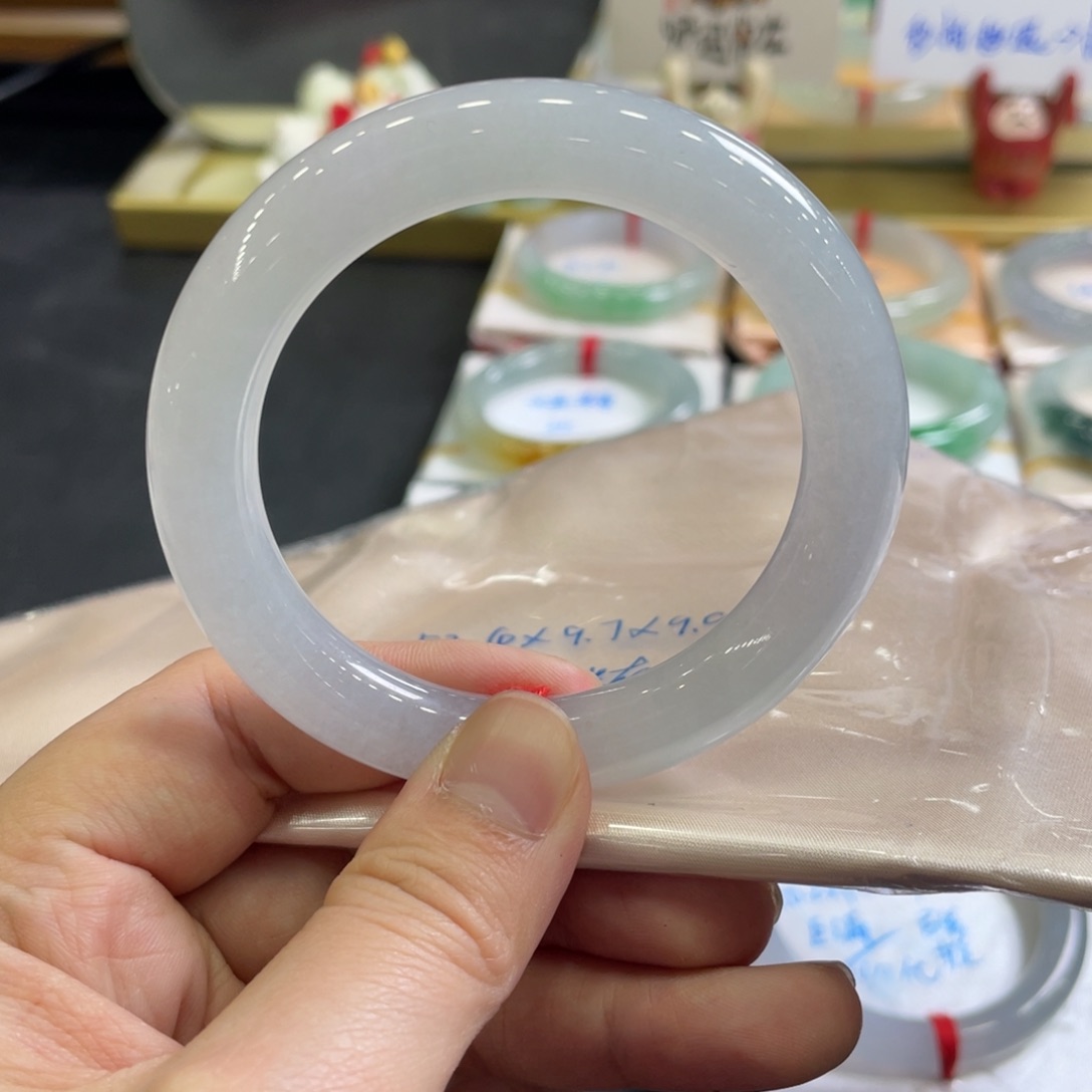 翡翠手镯未镶嵌52.4圆条