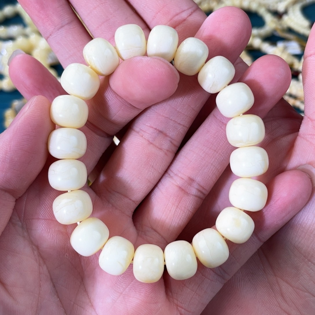琥珀裸石未镶嵌蜜蜡老型白花手串