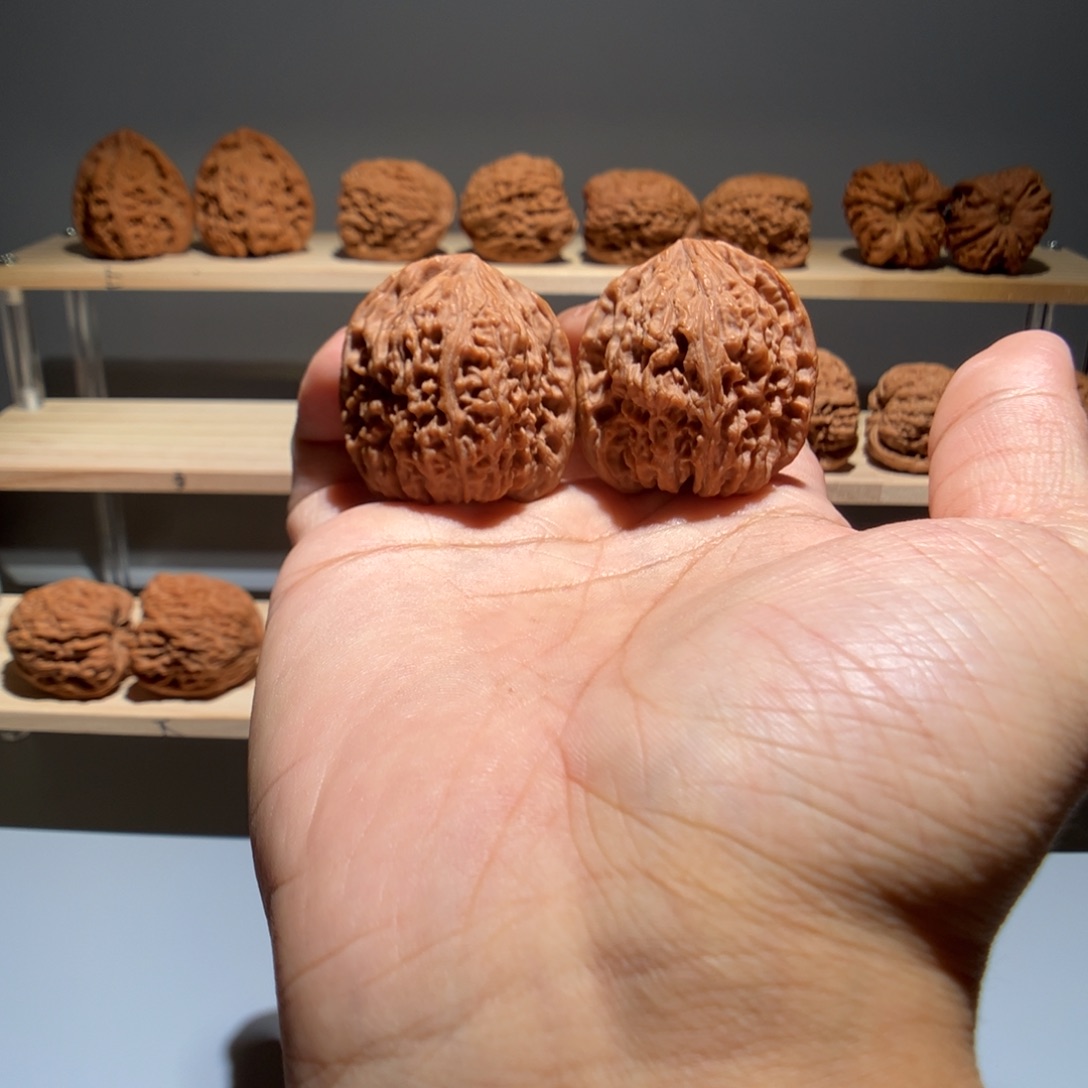 文玩核桃把件37尺全品高炮拉丝凹底涿鹿南疆石