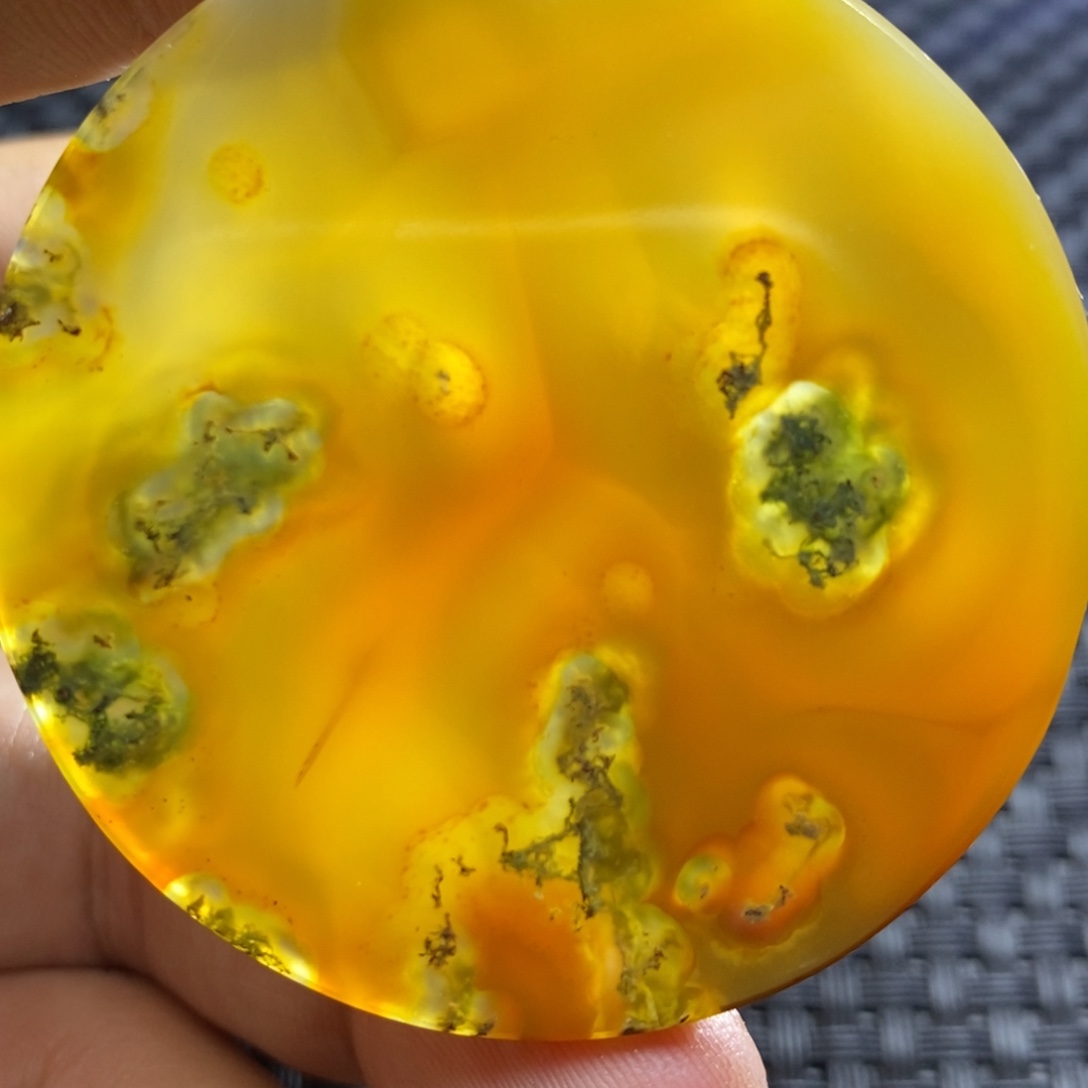 胡***行玛瑙/玉髓未镶嵌颈饰