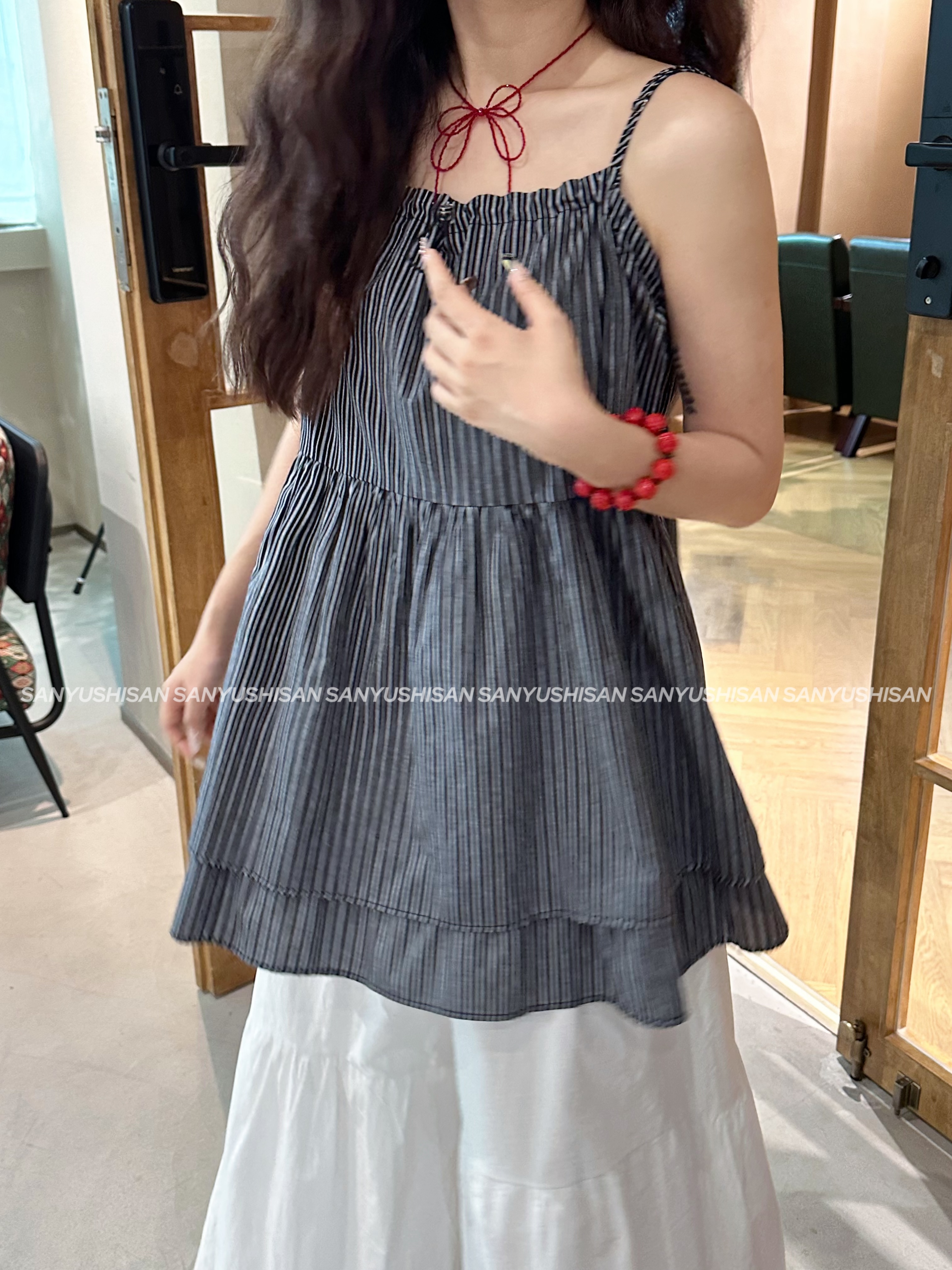三与十三|嘎嘎瑛泽|黑灰色调|中性条纹机能风吊带背心女夏季上衣