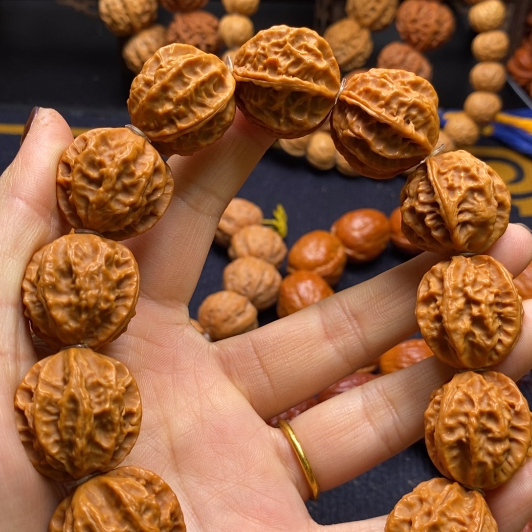 【闪购商品】吊坠文玩核桃天**客龙脊八棱手串