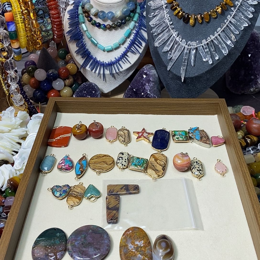 欧***楠石英质玉未镶嵌，自选，