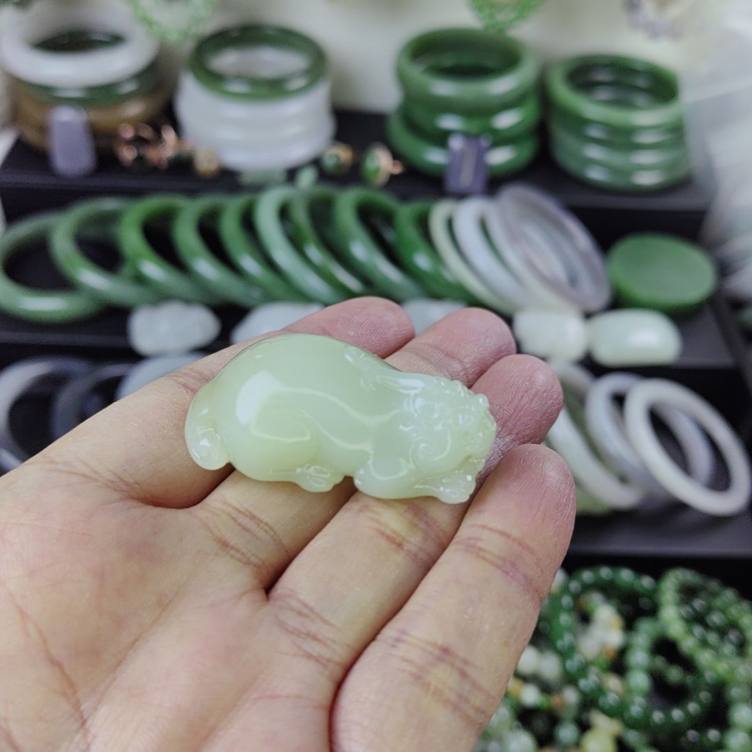 和田玉颈饰未镶嵌