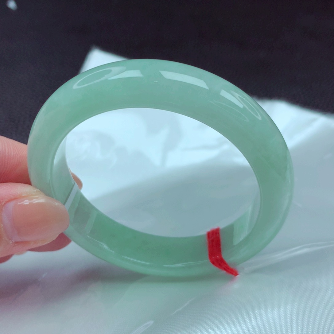 翡翠手镯未镶嵌手镯88